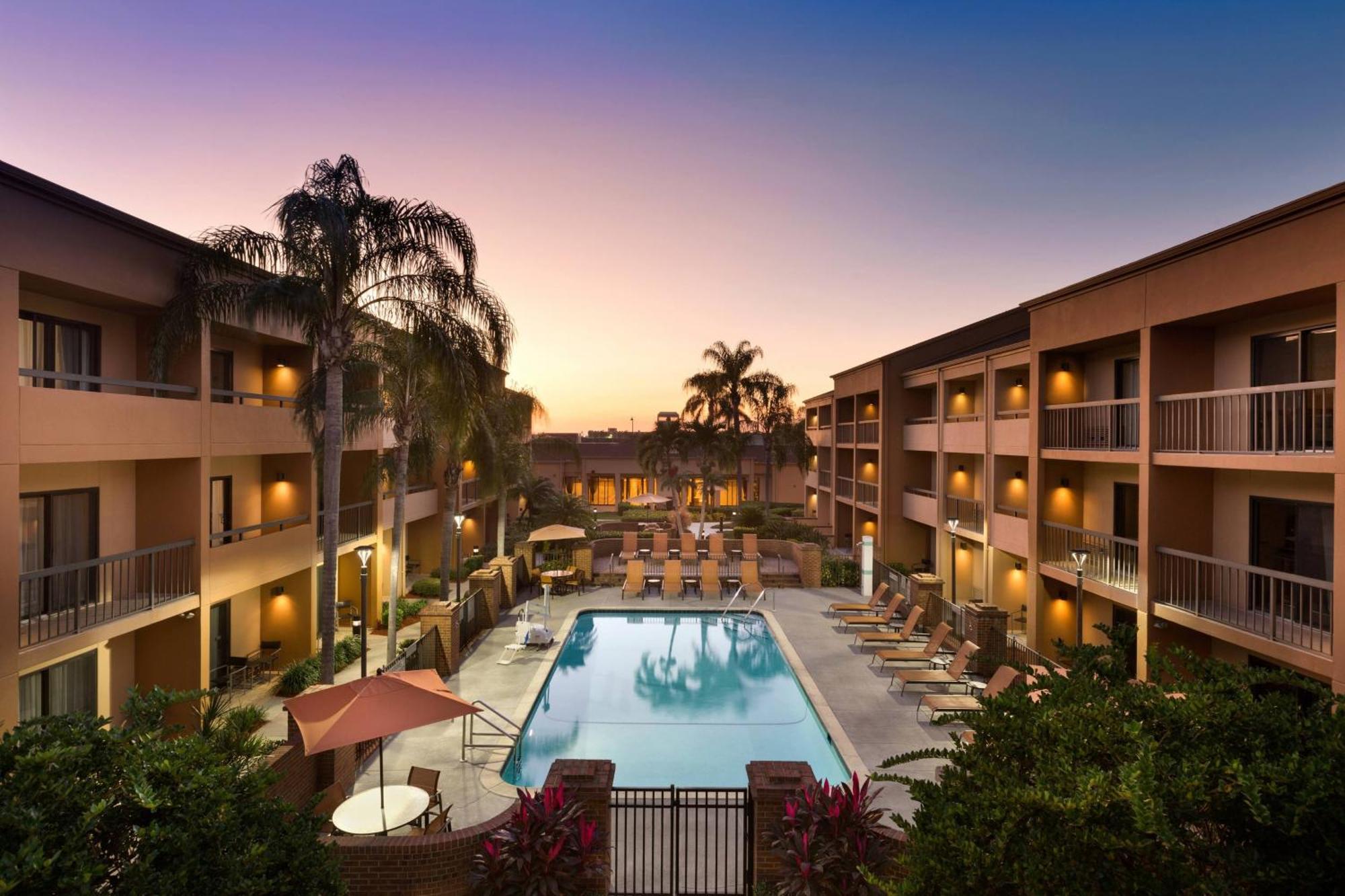 Courtyard Fort Myers Cape Coral Экстерьер фото