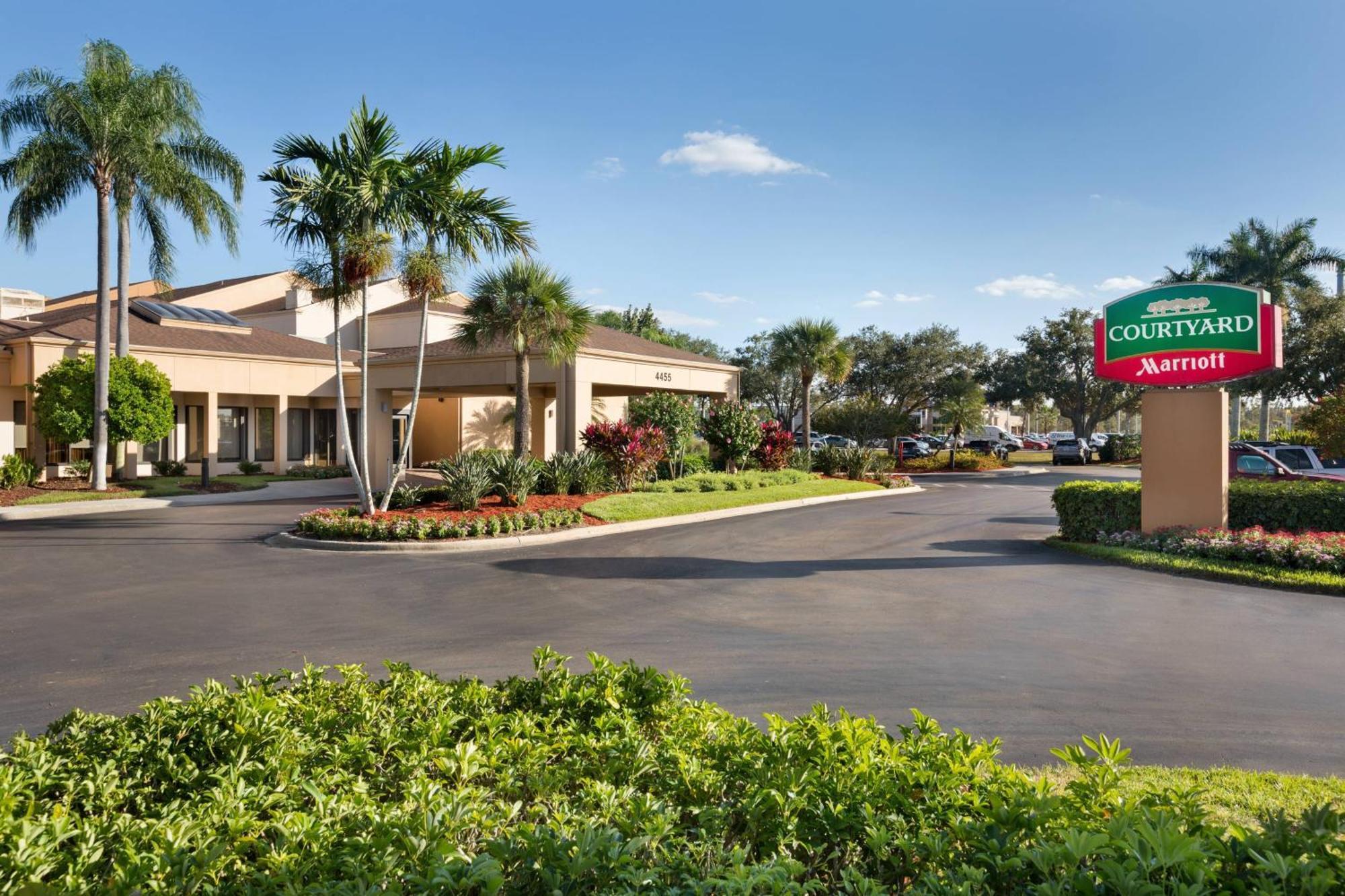 Courtyard Fort Myers Cape Coral Экстерьер фото